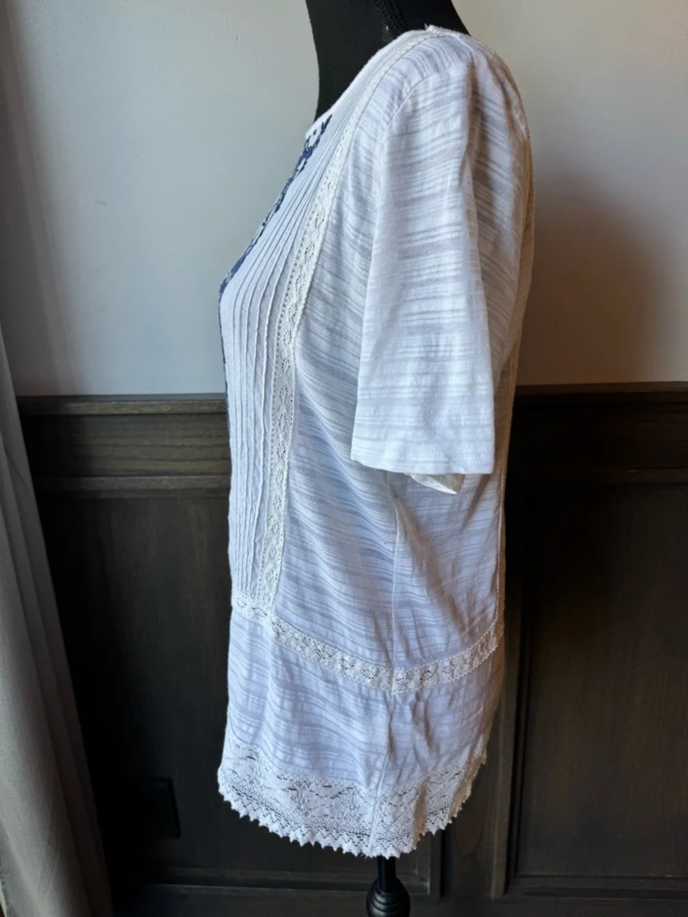 Lucky Brand Women's White and Blue boho Embroidered top M - Picture 2 of 8